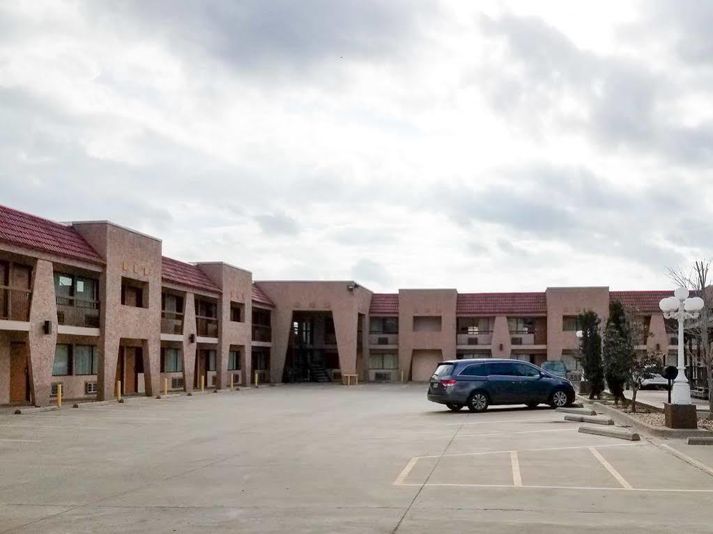 Oyo Hotel Groesbeck Exterior foto